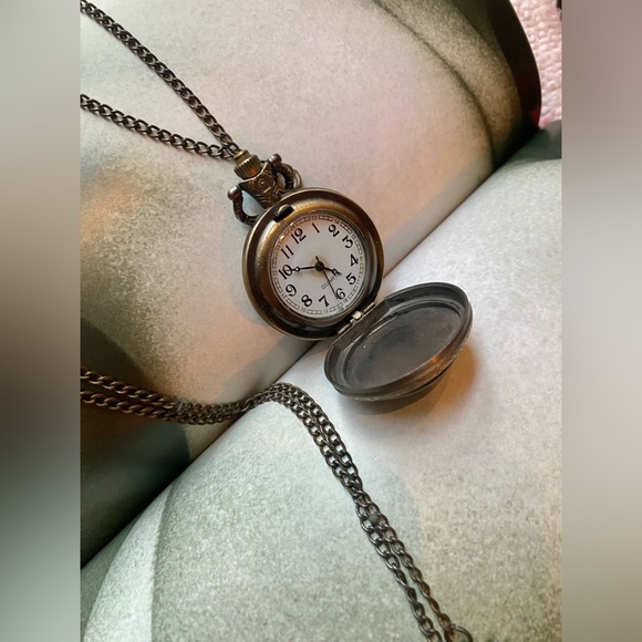 SOLD | Steampunk pocket watch necklace | dragon scale decal - Picture 3 of 5